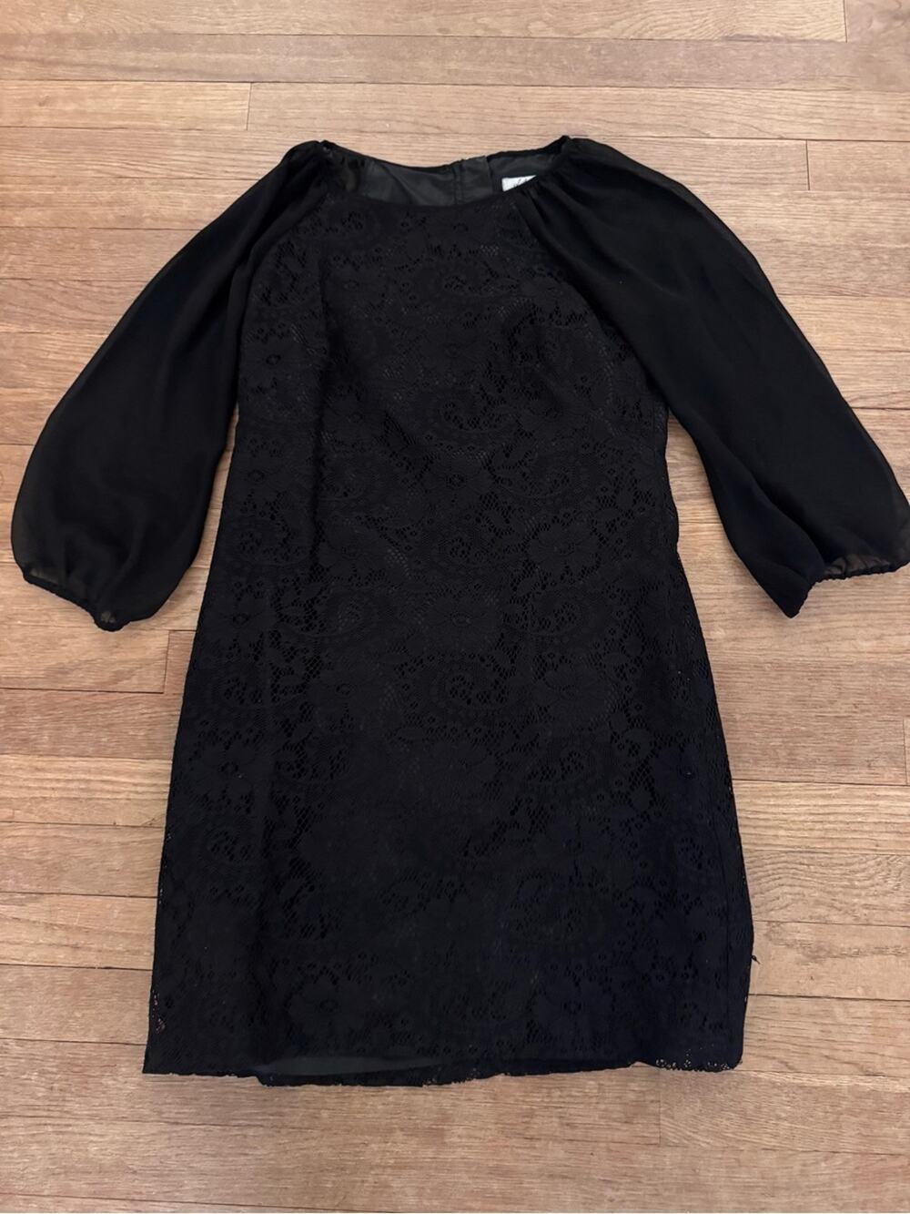 Liliana Women's Black Above Knee Length Lace Sheath Dress - Size 6
 b2